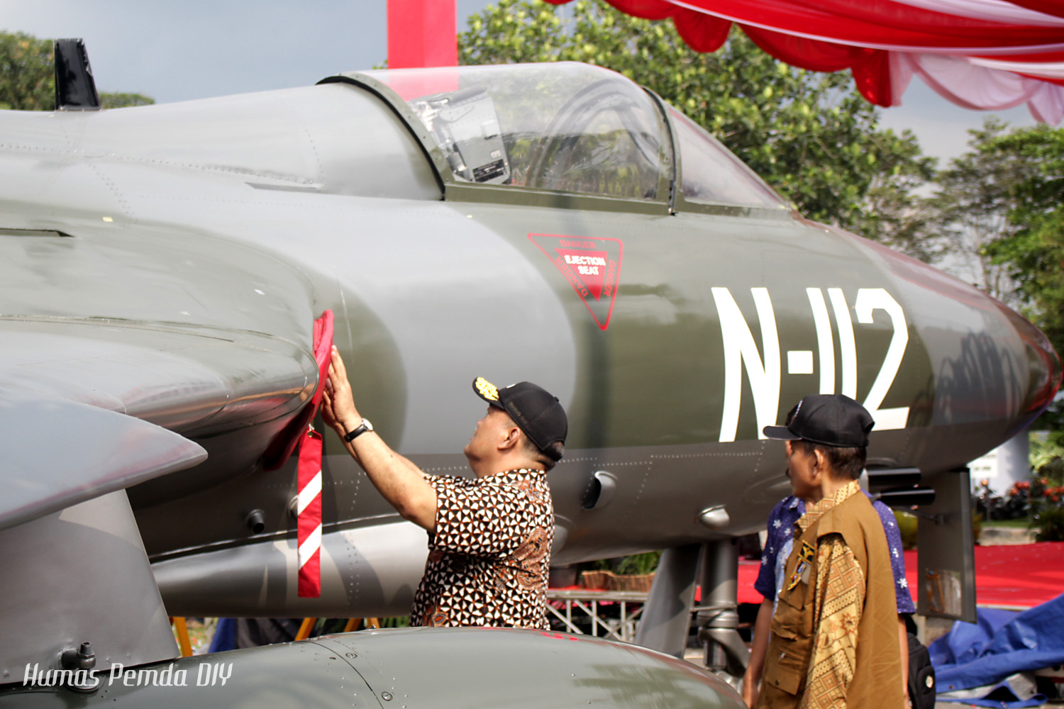  Wakil Gubernur DIY Terkesan Dengan Koleksi Pesawat Angkut TNI AU